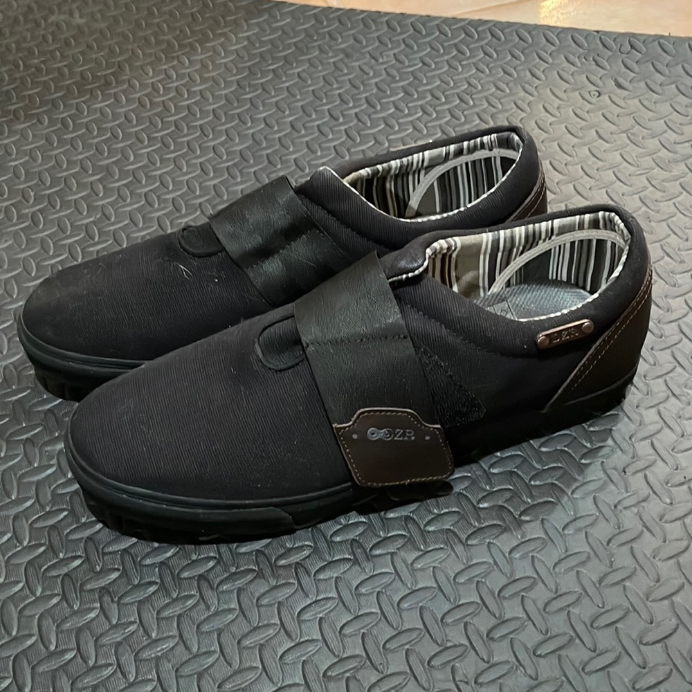 Brand New DZR sz 13 (EU 47) cycling shoes